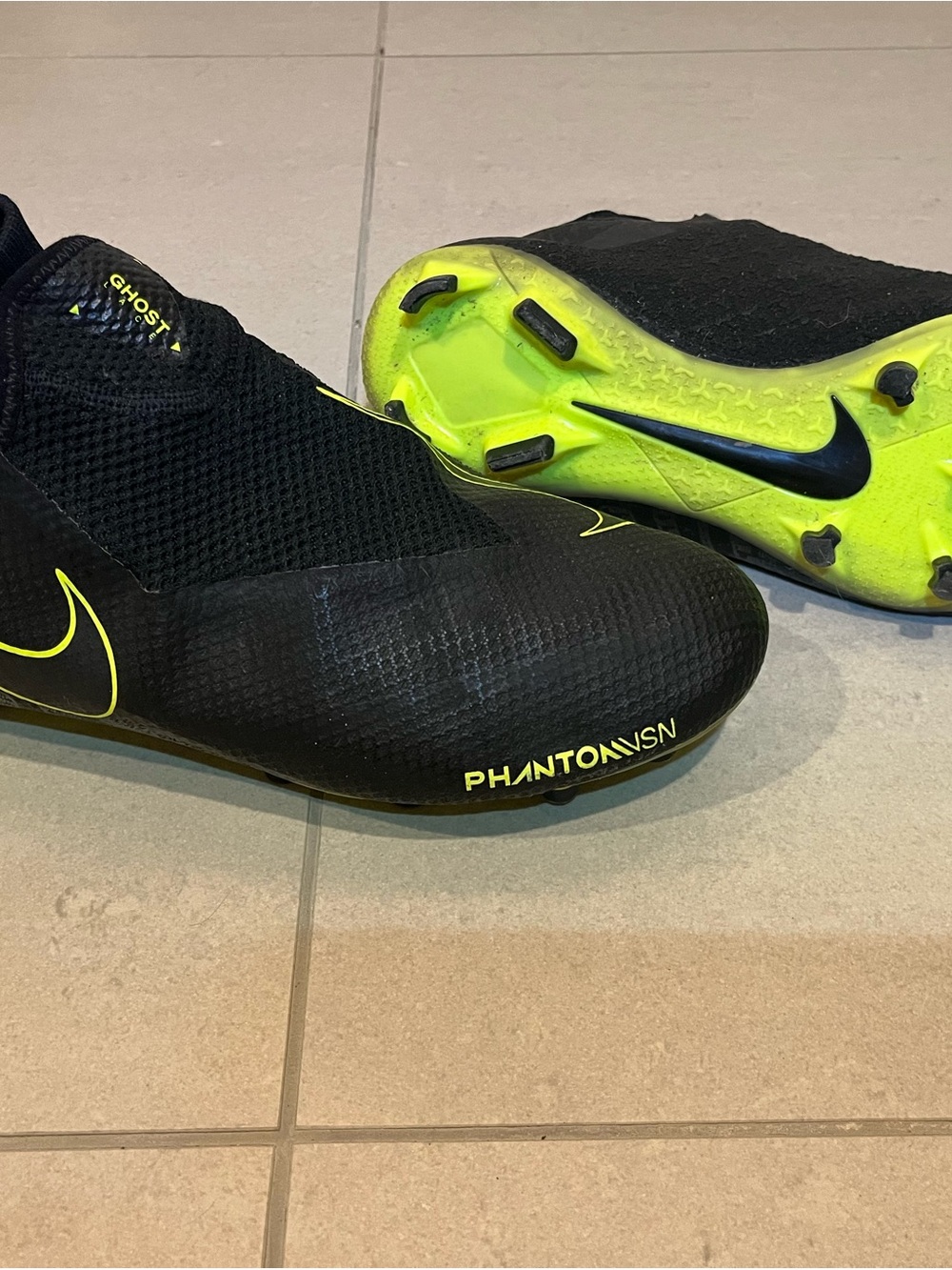 Nike PhantomVSN Men’s Soccer Cleats - Black/Volt Yellow